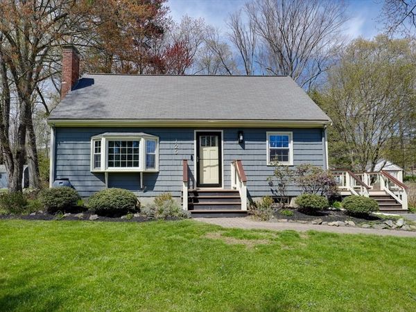 125 Hemlock Dr, Holliston, MA 01746