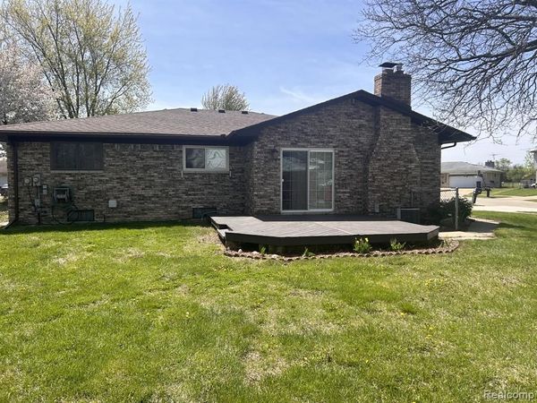 2219 Belmont Drive , Sterling Heights, MI 48310