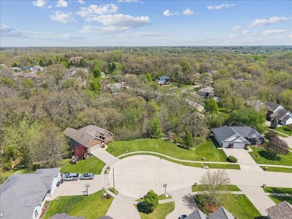 1819 Timber Hills Drive , Coralville, IA 52241