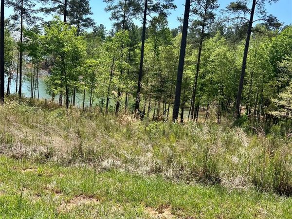 2960 Jumping Run , Connelly Springs, NC 28612