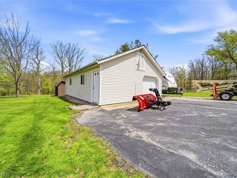 16156 Thompson Road, Thompson, OH 44086 Photo 12