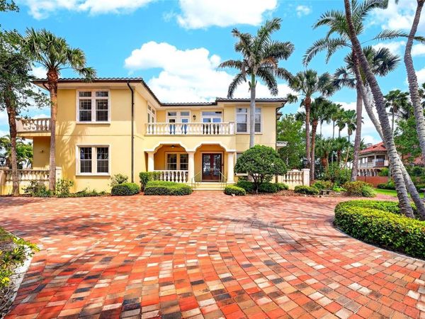 115 18TH STREET , BELLEAIR BEACH, FL 33786