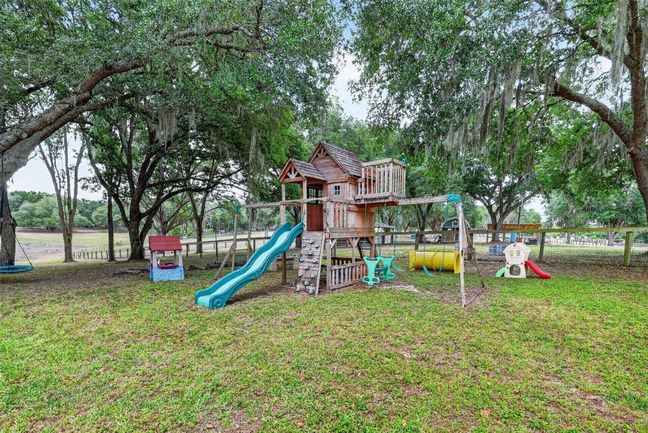 11241 Em En El Grove Road , Leesburg, FL 34788 Photo