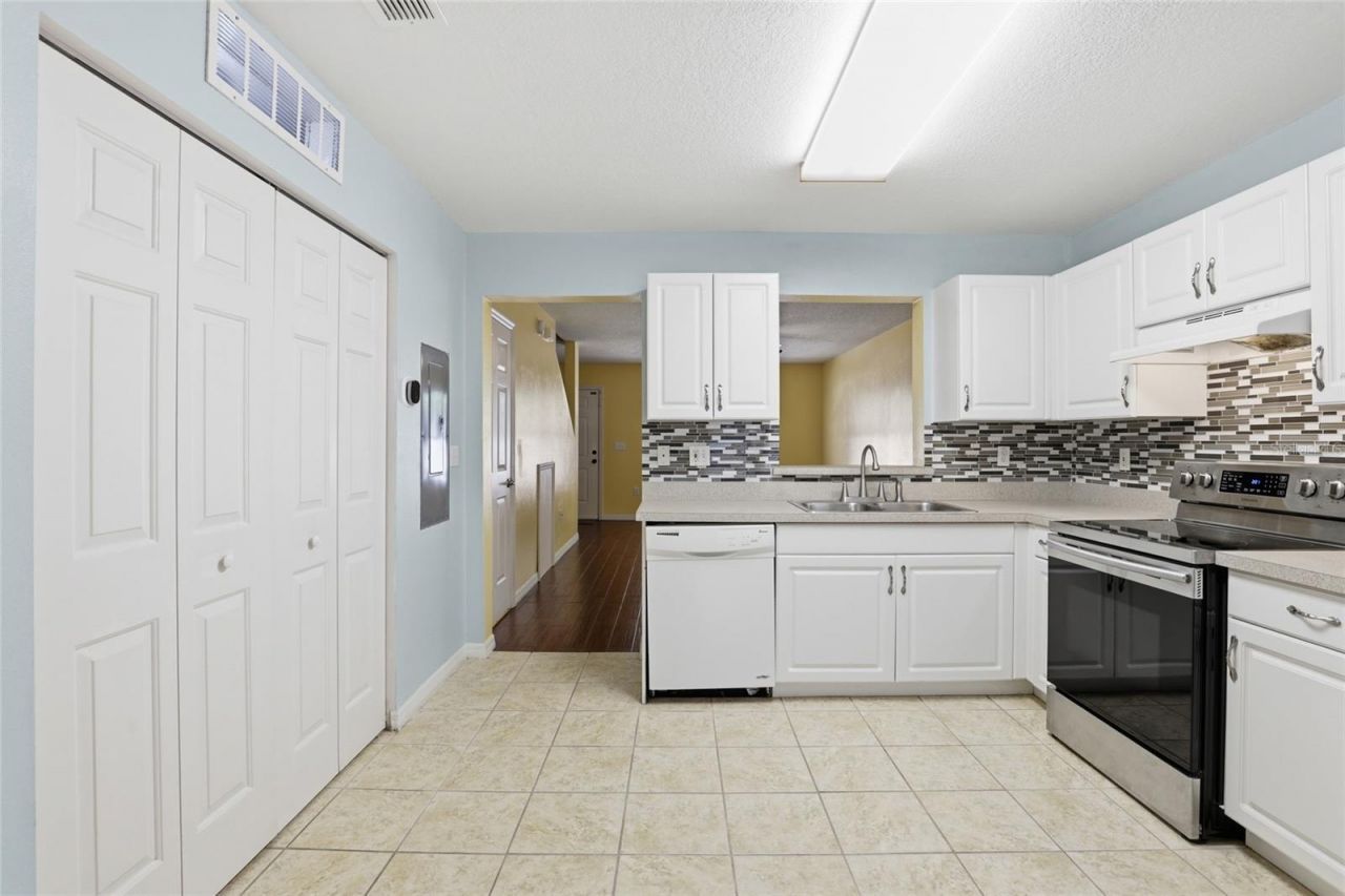 2348 SW 42nd Drive , Unit 153, Gainesville, FL 32607 Photo
