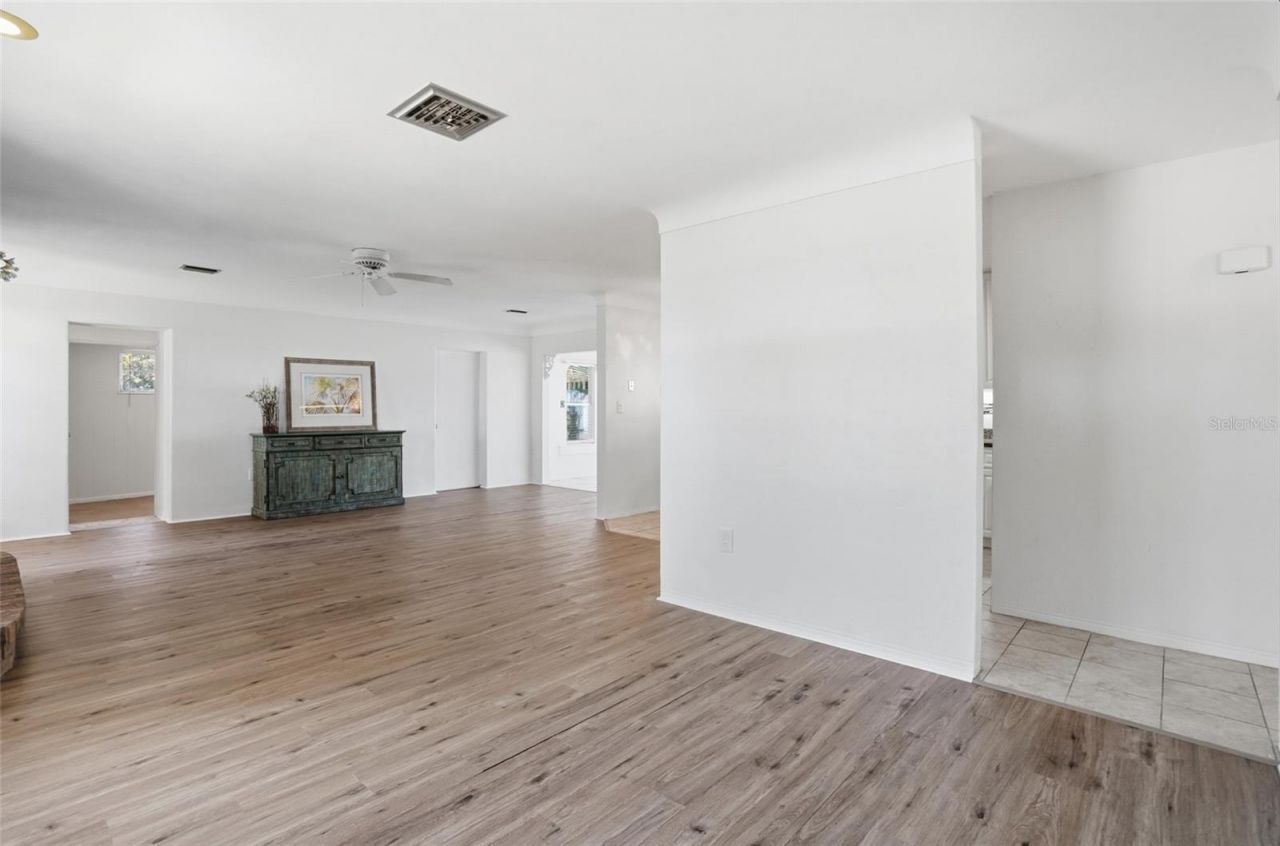 5941 49th Avenue N, Kenneth City, FL 33709 Photo