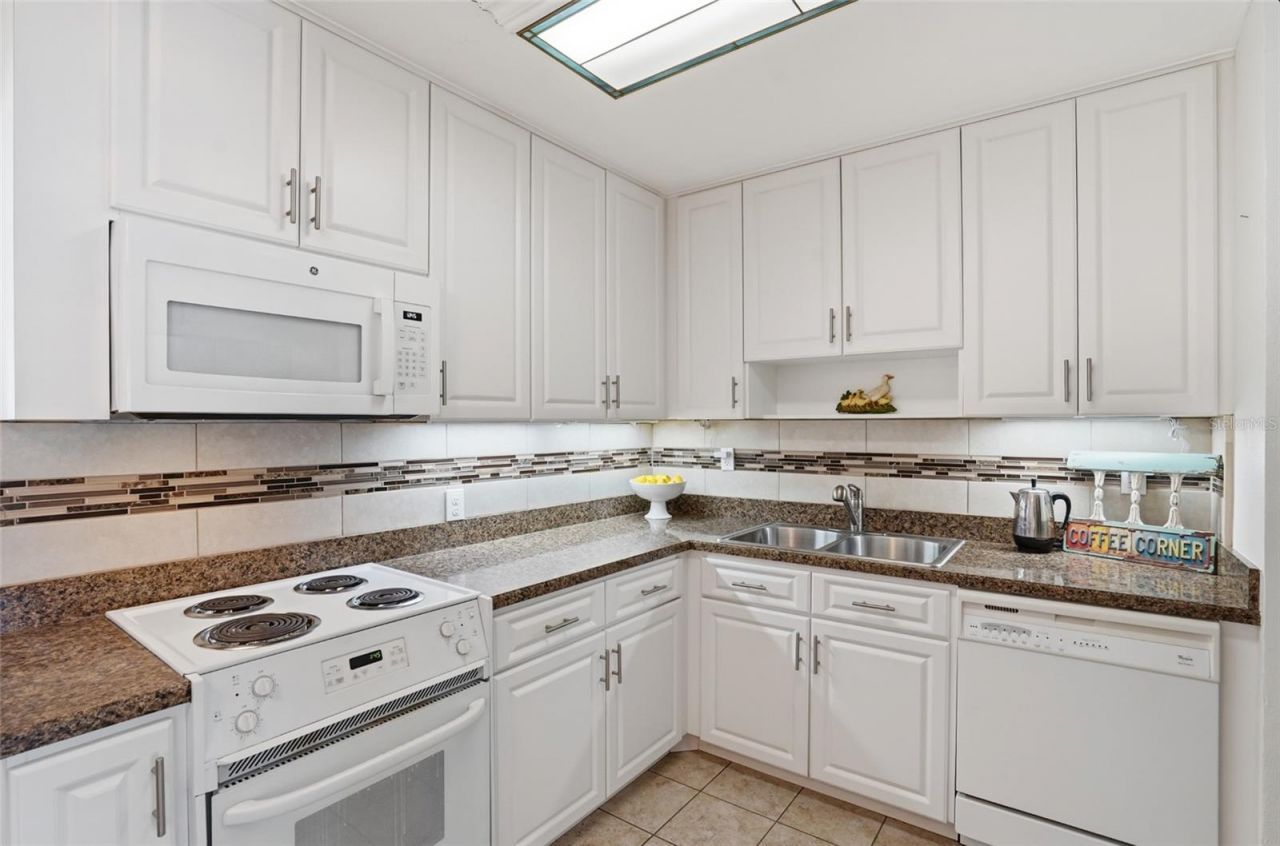 5941 49th Avenue N, Kenneth City, FL 33709 Photo