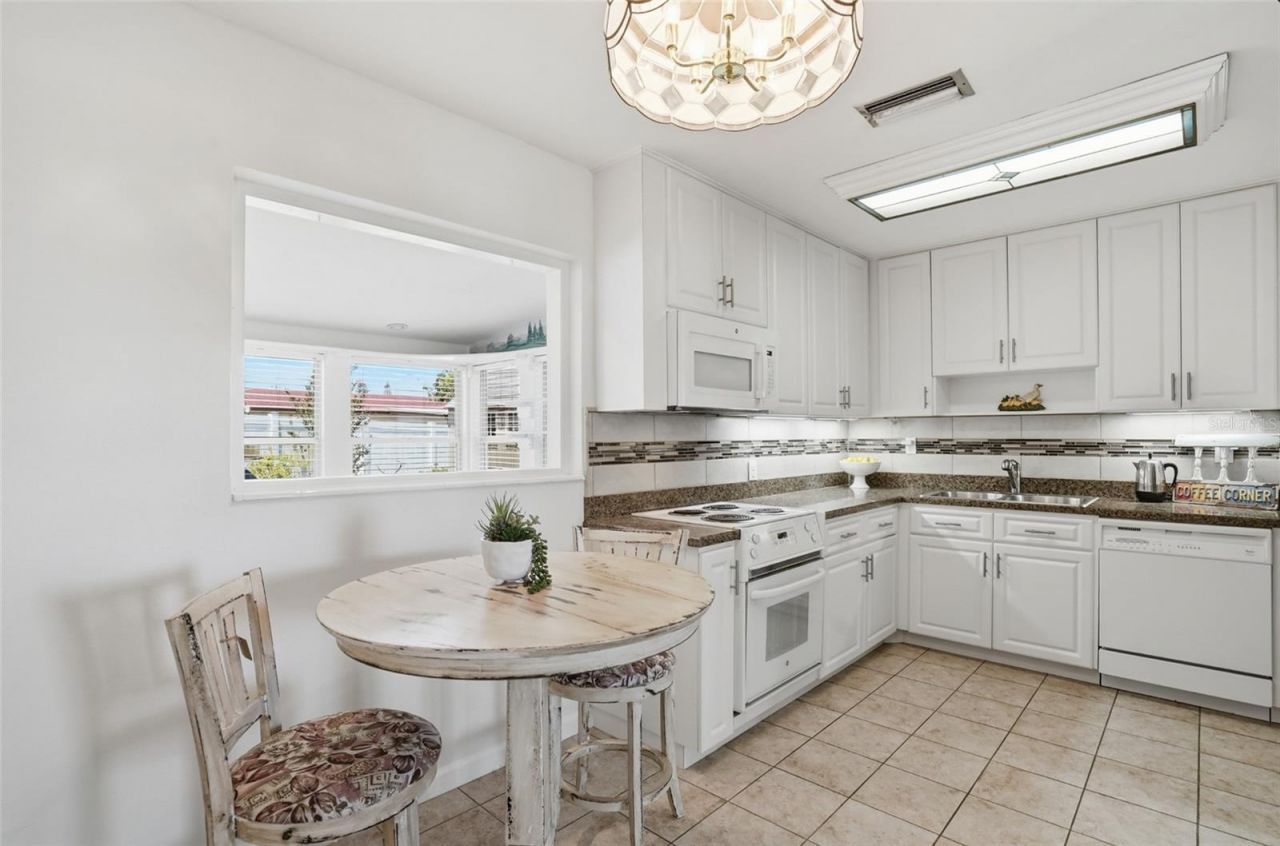 5941 49th Avenue N, Kenneth City, FL 33709 Photo