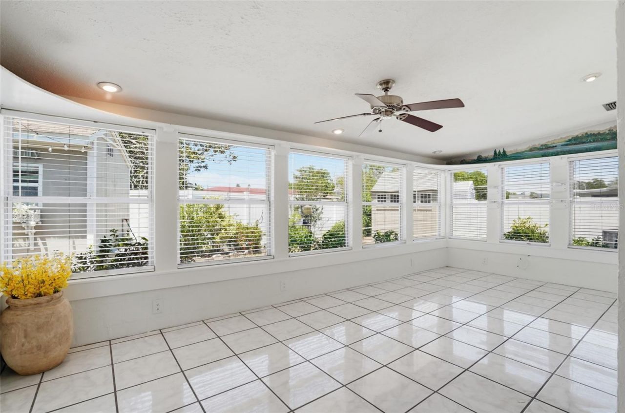 5941 49th Avenue N, Kenneth City, FL 33709 Photo