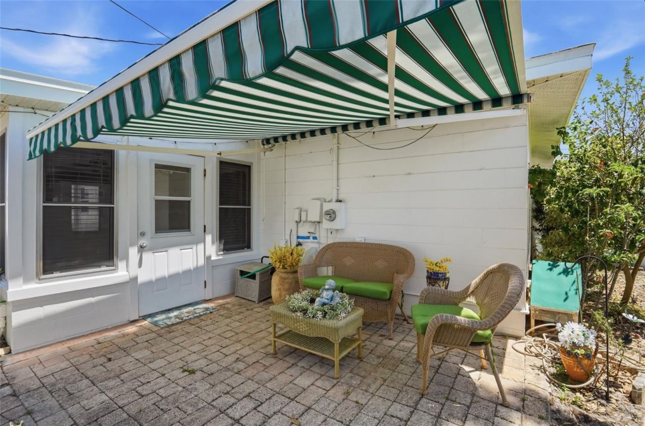 5941 49th Avenue N, Kenneth City, FL 33709 Photo