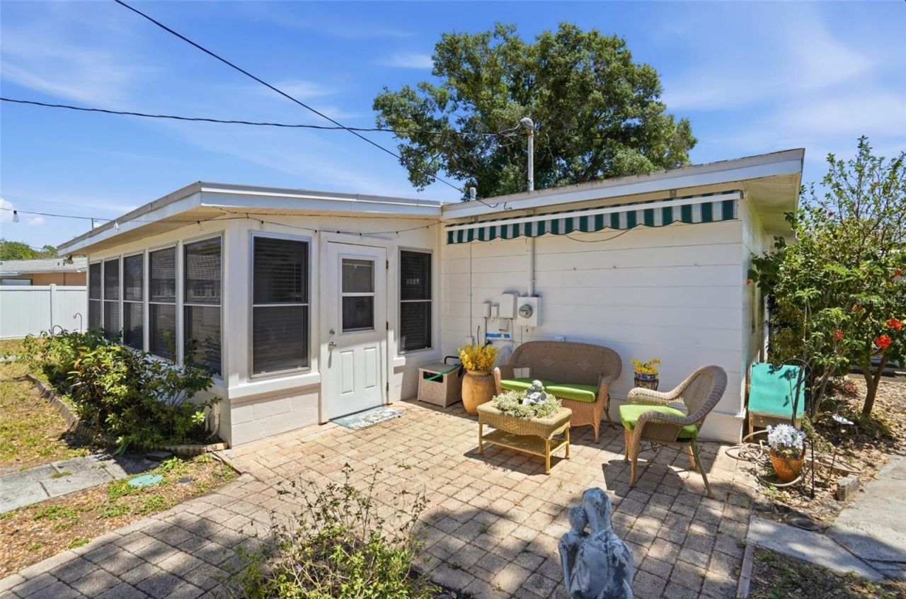 5941 49th Avenue N, Kenneth City, FL 33709 Photo