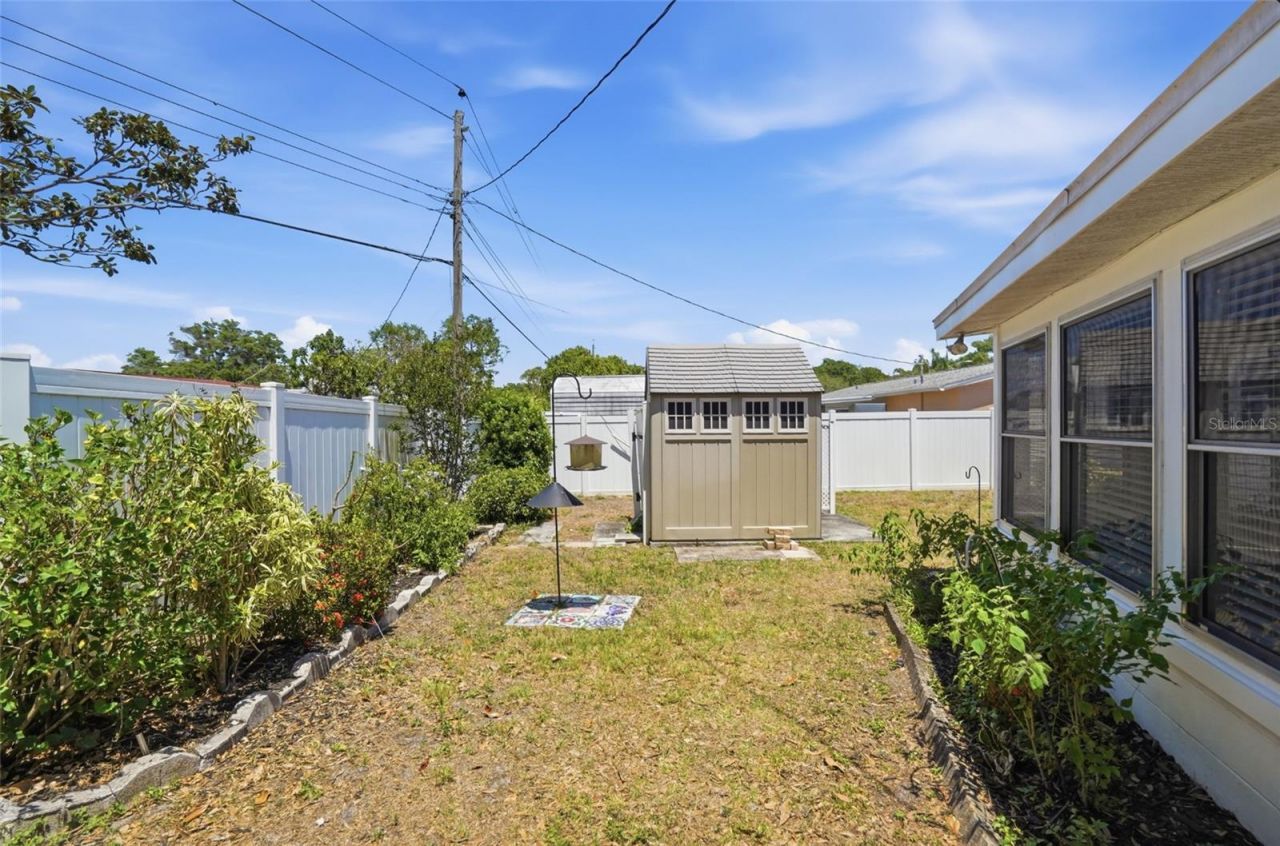 5941 49th Avenue N, Kenneth City, FL 33709 Photo
