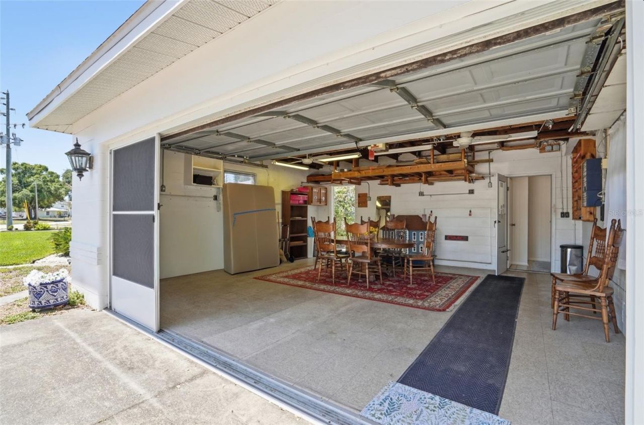 5941 49th Avenue N, Kenneth City, FL 33709 Photo