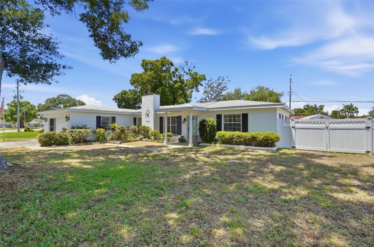 5941 49th Avenue N, Kenneth City, FL 33709 Photo