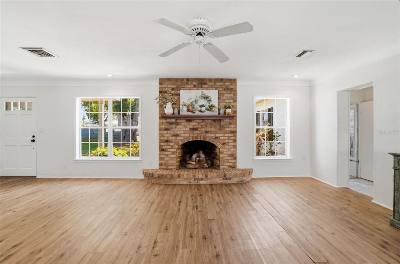 5941 49th Avenue N, Kenneth City, FL 33709 Photo