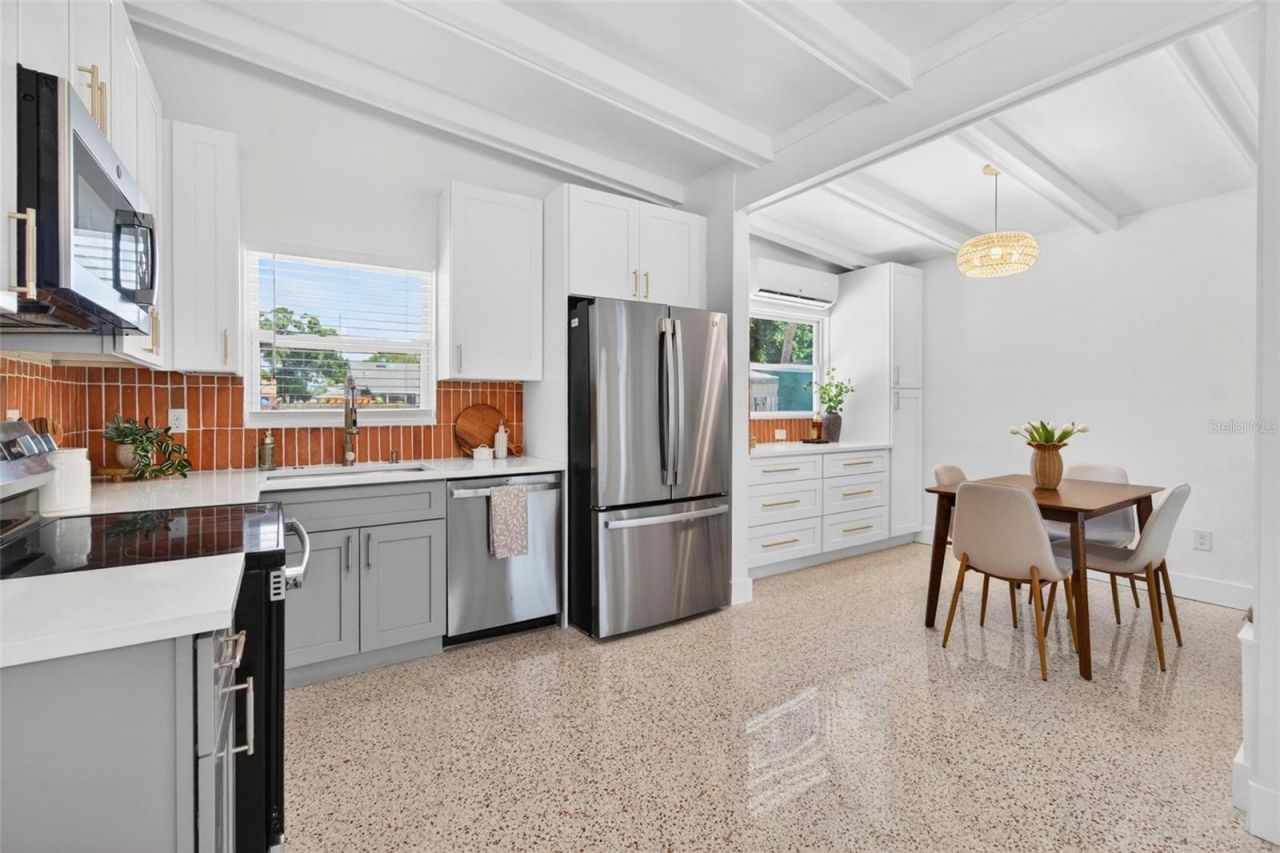 4029 3rd Avenue S, Saint Petersburg, FL 33711 Photo