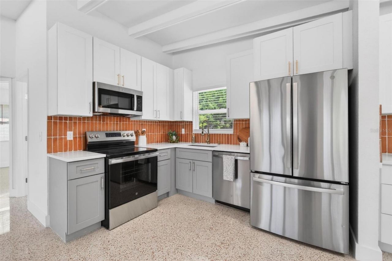 4029 3rd Avenue S, Saint Petersburg, FL 33711 Photo