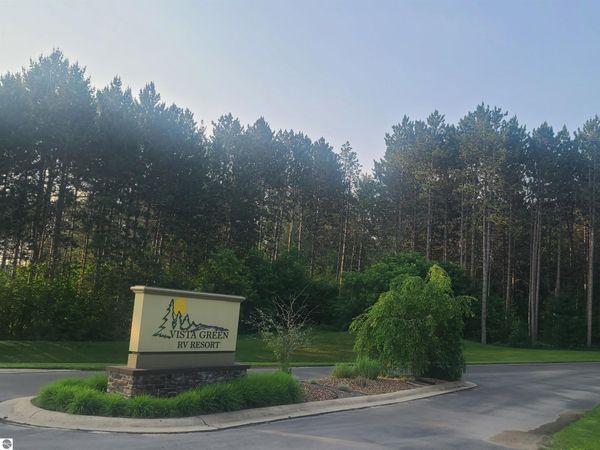 6100 Larson Road SW, South Boardman, MI 49680