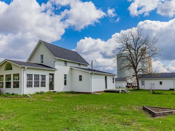 402 S Vine Street, Cambridge, IA 50046