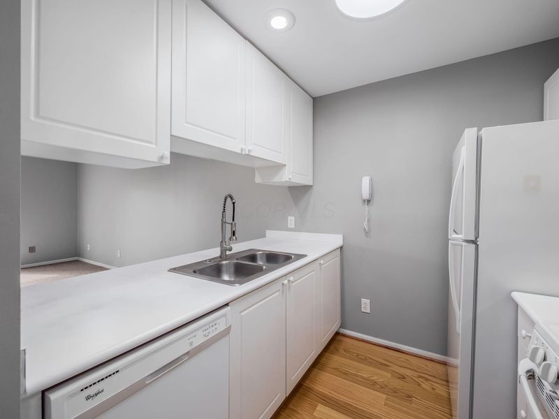 1929 Kyger Drive , Unit 56B, Columbus, OH 43228 Photo 8