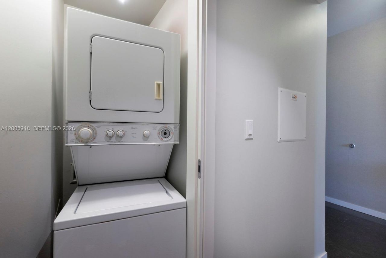 220 21st St , Unit 303, Miami Beach, FL 33139 Photo