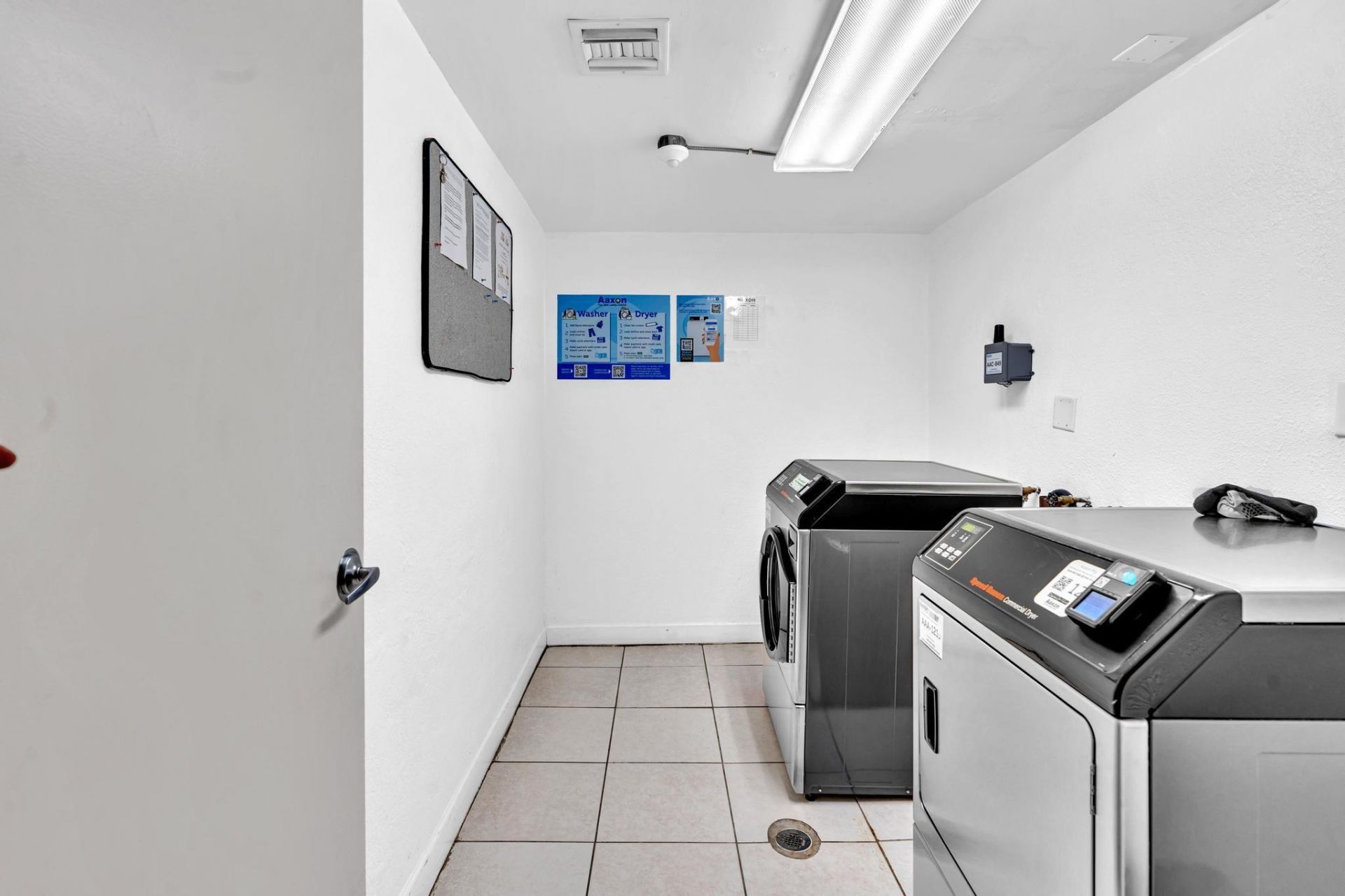 3000 S Ocean Drive, Unit 714, Hollywood, FL 33019 Photo