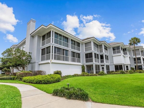 1903 Bay Road, Unit 206, Vero Beach, FL 32963