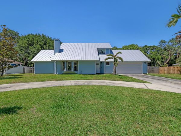 11078 Oak Way Circle, Palm Beach Gardens, FL 33410