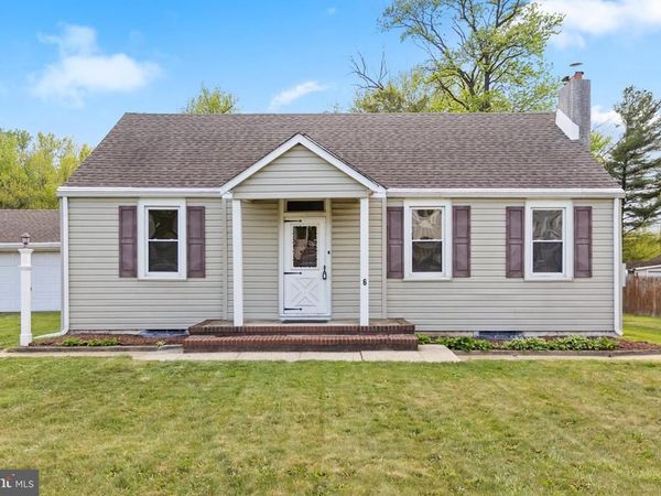 6 BUTTS AVENUE, BORDENTOWN, NJ 08505