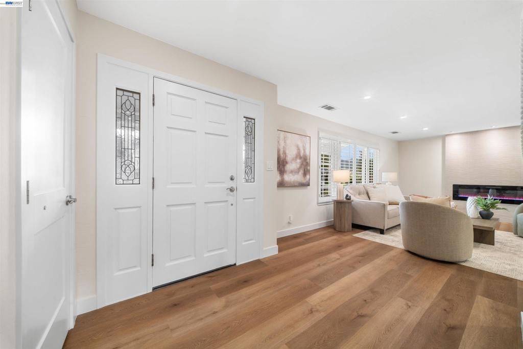 5481 Greenfield Way, Pleasanton, CA 94566 Main Photo