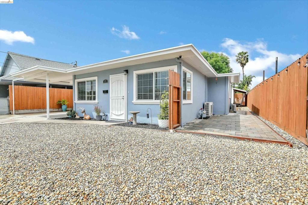 37 Beach Dr, Bay Point, CA 94565 Main Photo