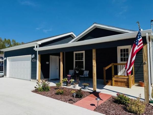 11366 W Shore Drive, Houghton Lake, MI 48629