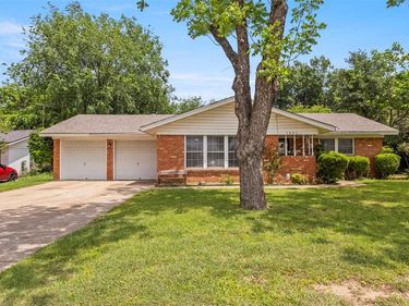 1021 Blue Lake, Fort Worth, TX 76103