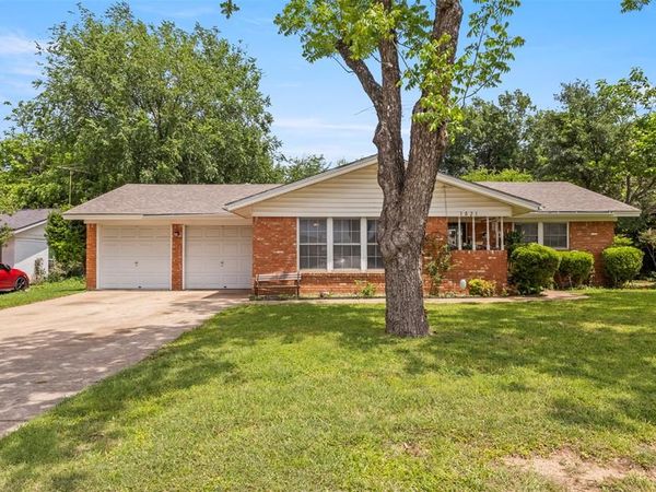 1021 Blue Lake, Fort Worth, TX 76103
