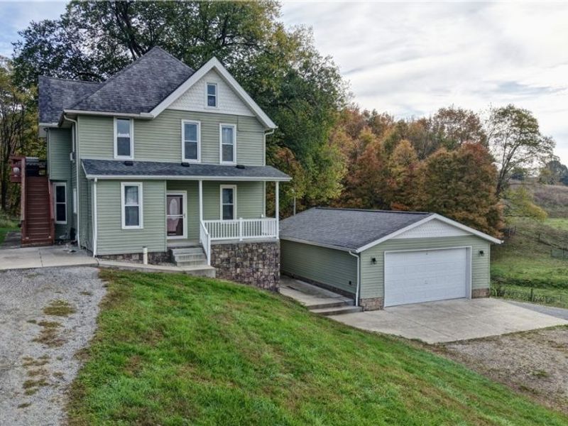 6895 Kemary Avenue SW, Navarre, OH 44662 Photo 2