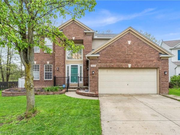 9026 Huxley Lane , Olmsted Twp, OH 44138