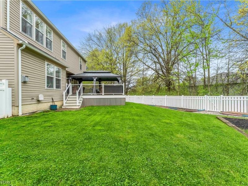 9026 Huxley Lane, Olmsted Township, OH 44138 Photo 29
