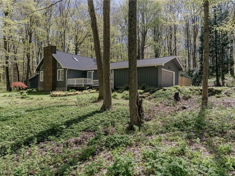 17091 Wing Road, Chagrin Falls, OH 44023 Photo 1