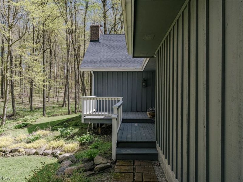 17091 Wing Road, Chagrin Falls, OH 44023 Photo 4