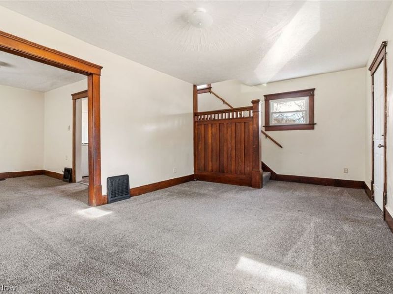 488 Alexander Street, Akron, OH 44306 Photo 3