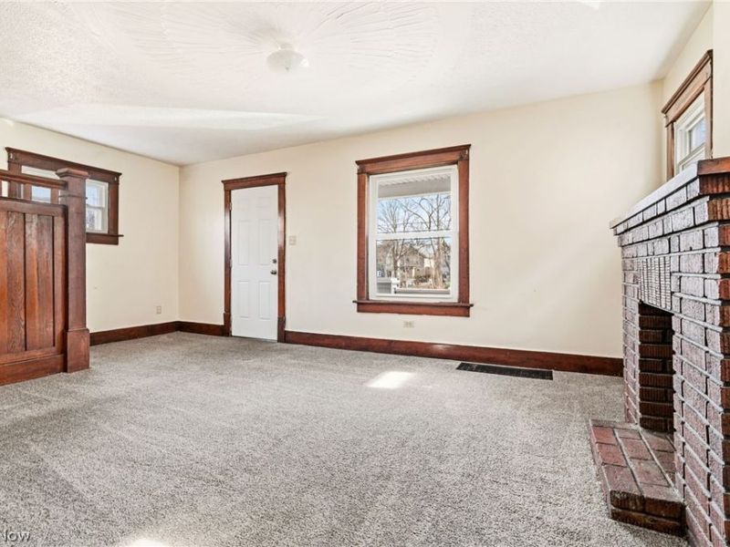 488 Alexander Street, Akron, OH 44306 Photo 4