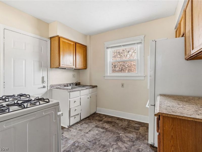 488 Alexander Street, Akron, OH 44306 Photo 8