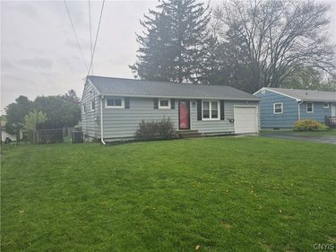 210 Pleasantview Drive, Liverpool, NY 13088