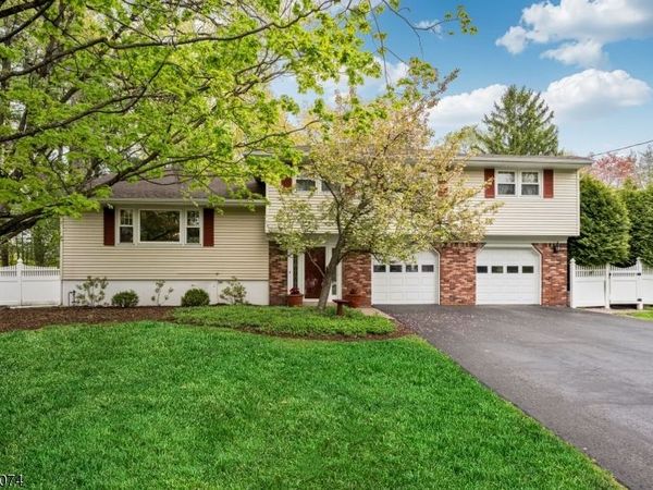 485 Eisenhower Ct, Wyckoff, NJ 07481
