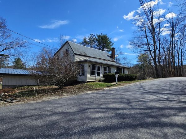 31 Church Street, Turner, ME 04282