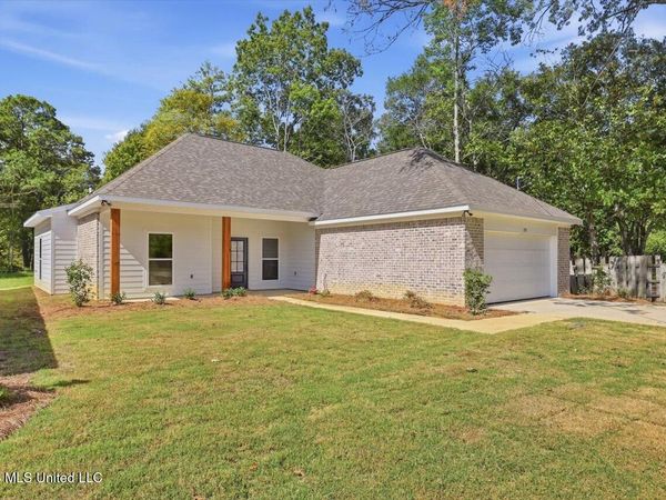199 Lake Harbor Road, Brandon, MS 39047
