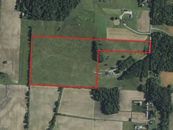 Kemary Avenue SW, Navarre, OH 44662
