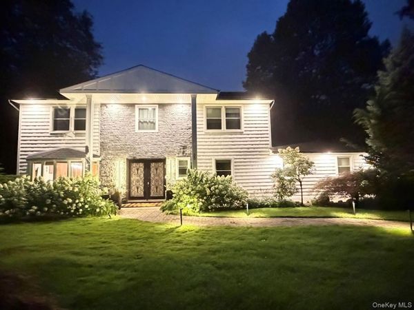 35 Elm Drive, East Hills, NY 11576