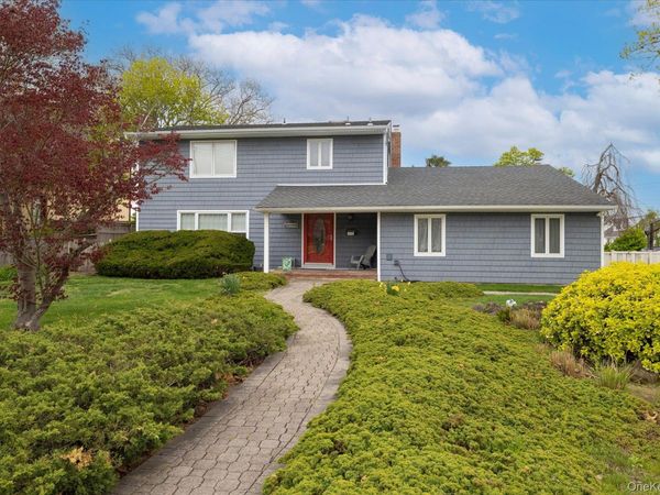 142 E Shore Drive , Massapequa, NY 11758