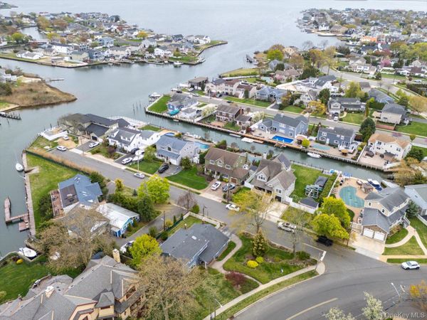 142 E Shore Drive , Massapequa, NY 11758