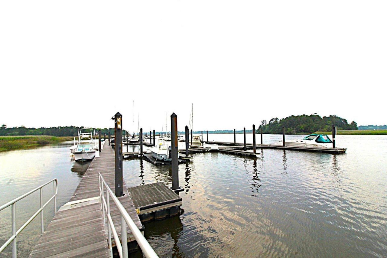 270 Crescent Dr.  Photo 11